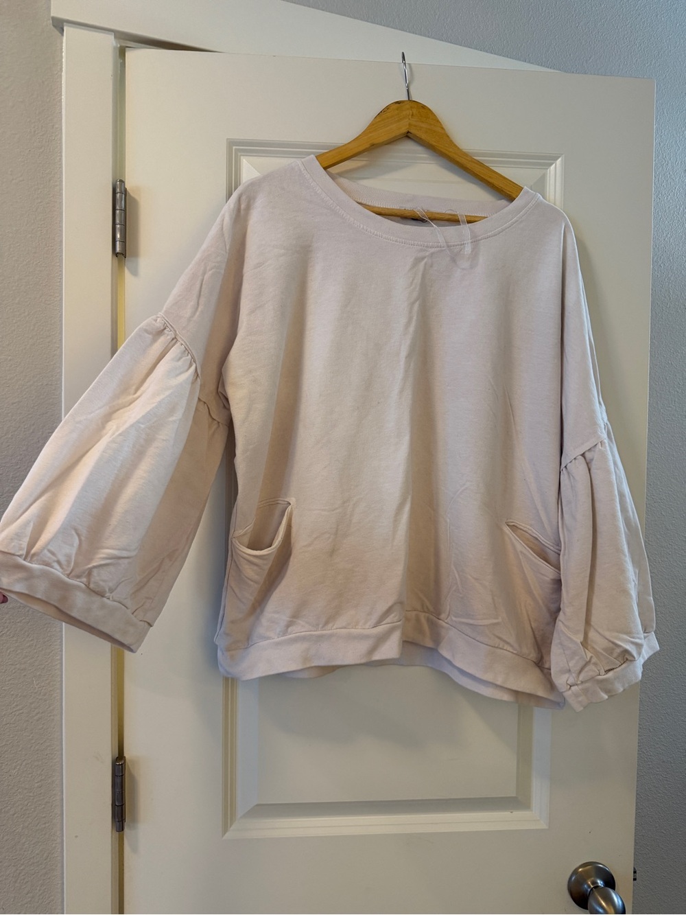 Italian Made Relaxed Balloon-Sleeve Blouse in Light Cream